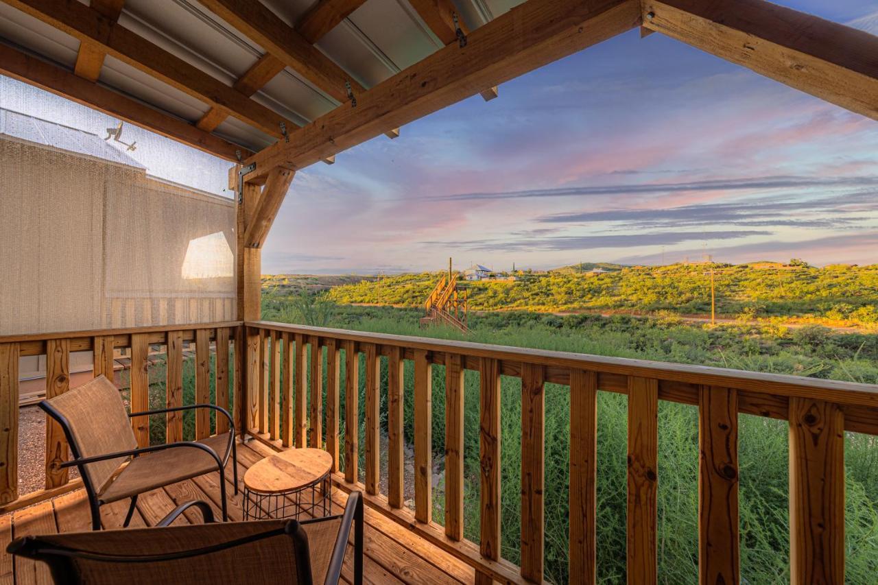 Miners Cabins #1 - Two Double Beds And Private Balcony ทูมสโตน ภายนอก รูปภาพ