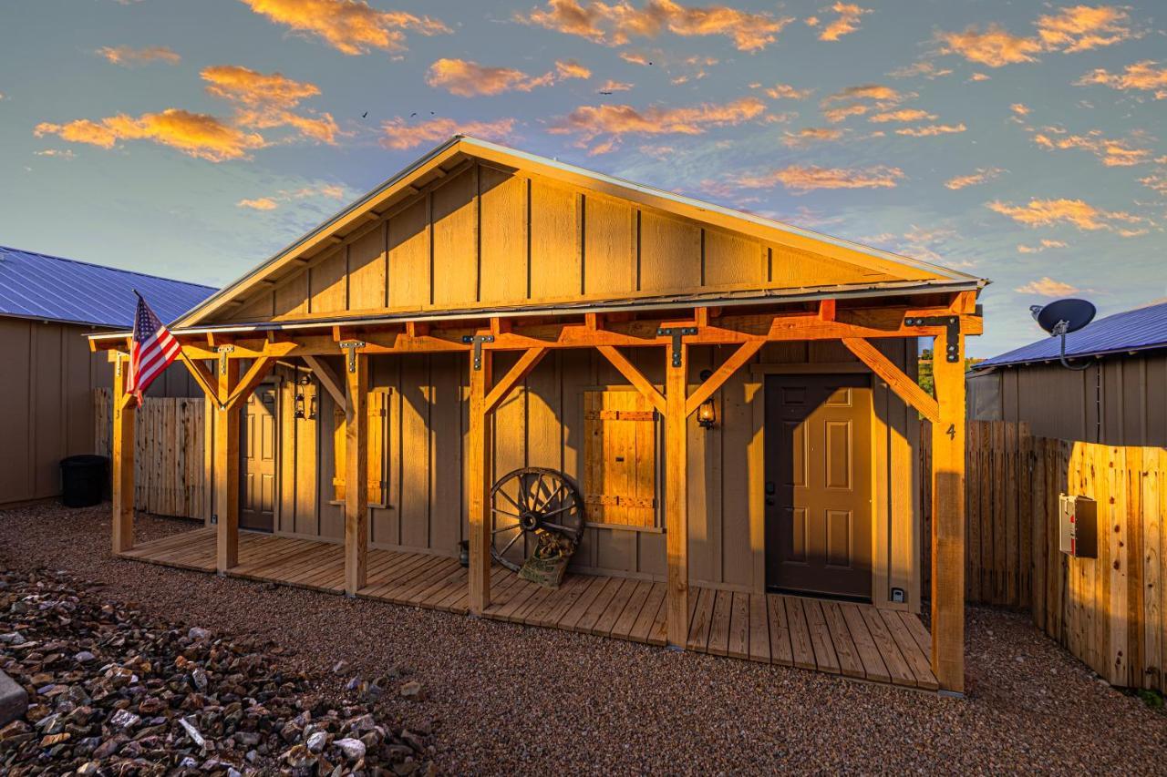 Miners Cabins #1 - Two Double Beds And Private Balcony ทูมสโตน ภายนอก รูปภาพ